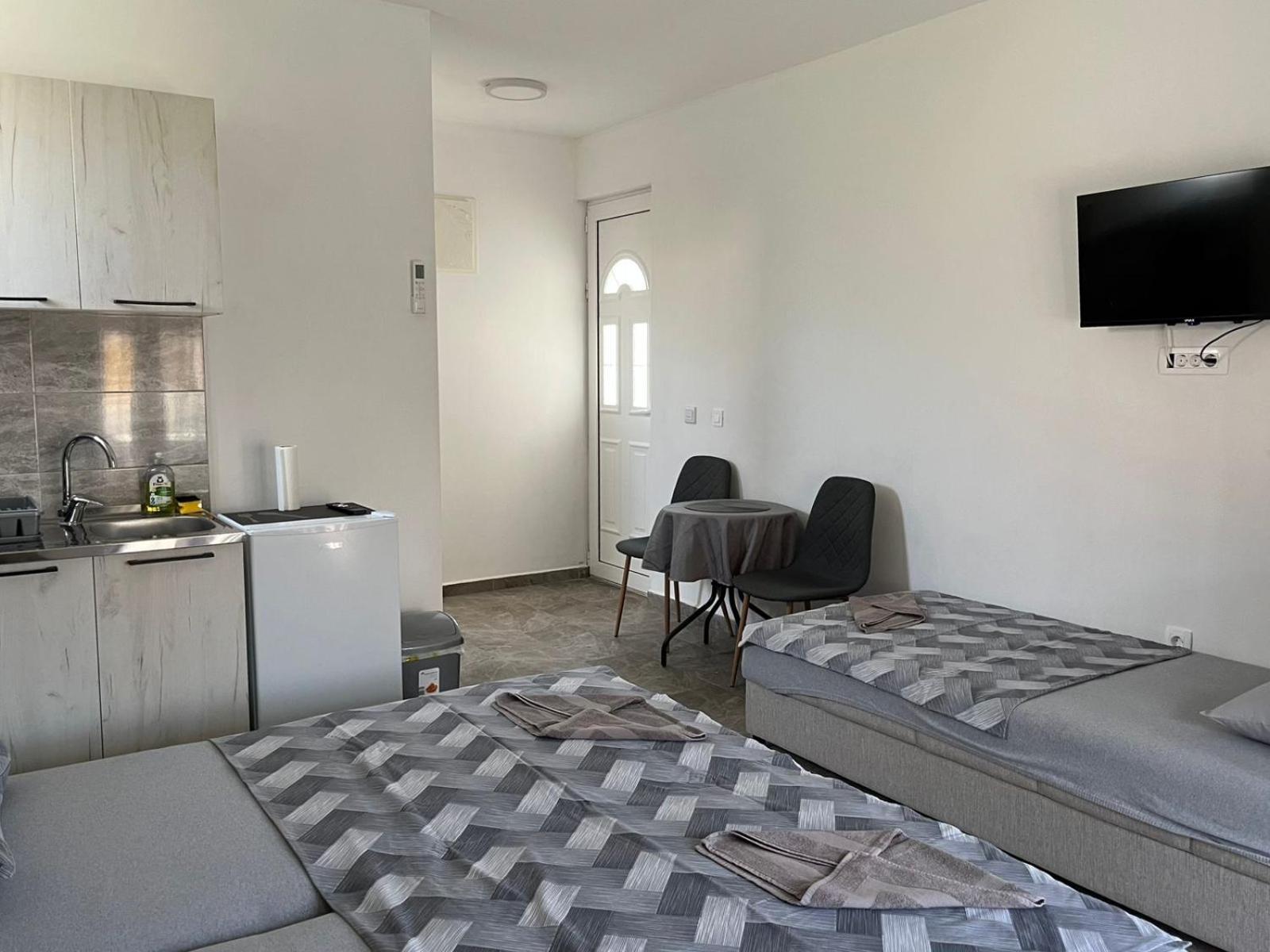 Apartmani Miljevci سوتوموري الغرفة الصورة