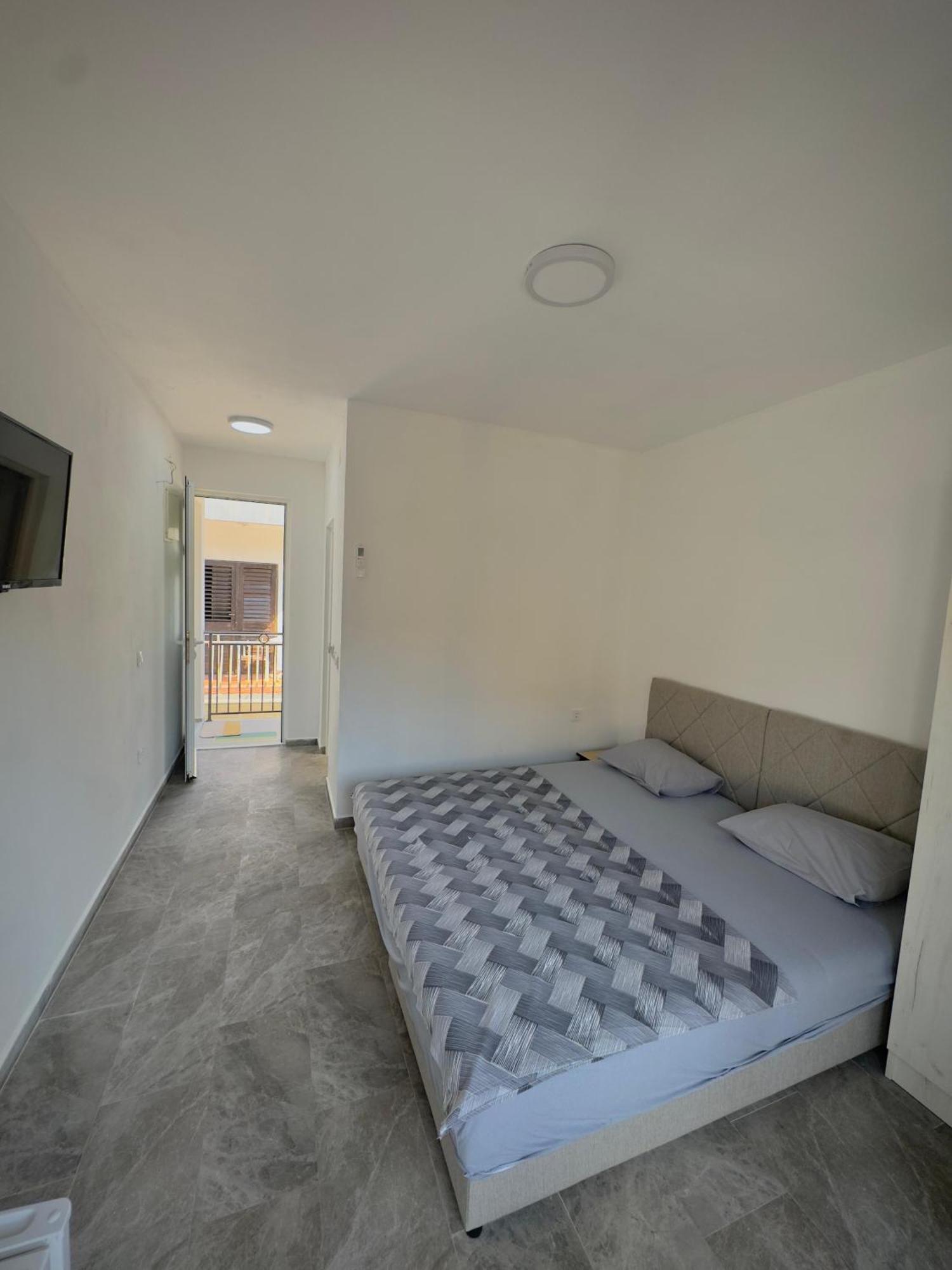 Apartmani Miljevci سوتوموري الغرفة الصورة