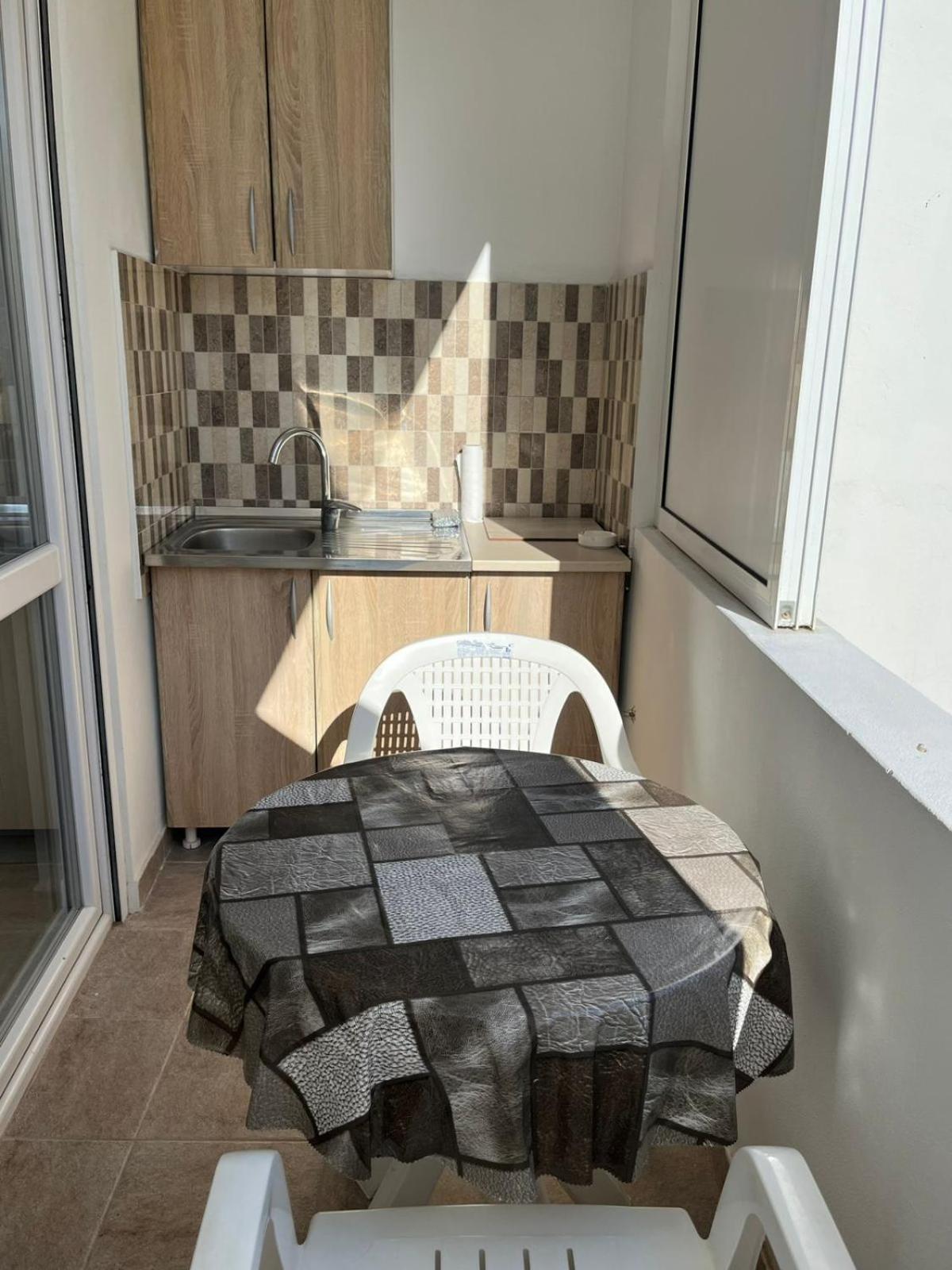 Apartmani Miljevci سوتوموري الغرفة الصورة