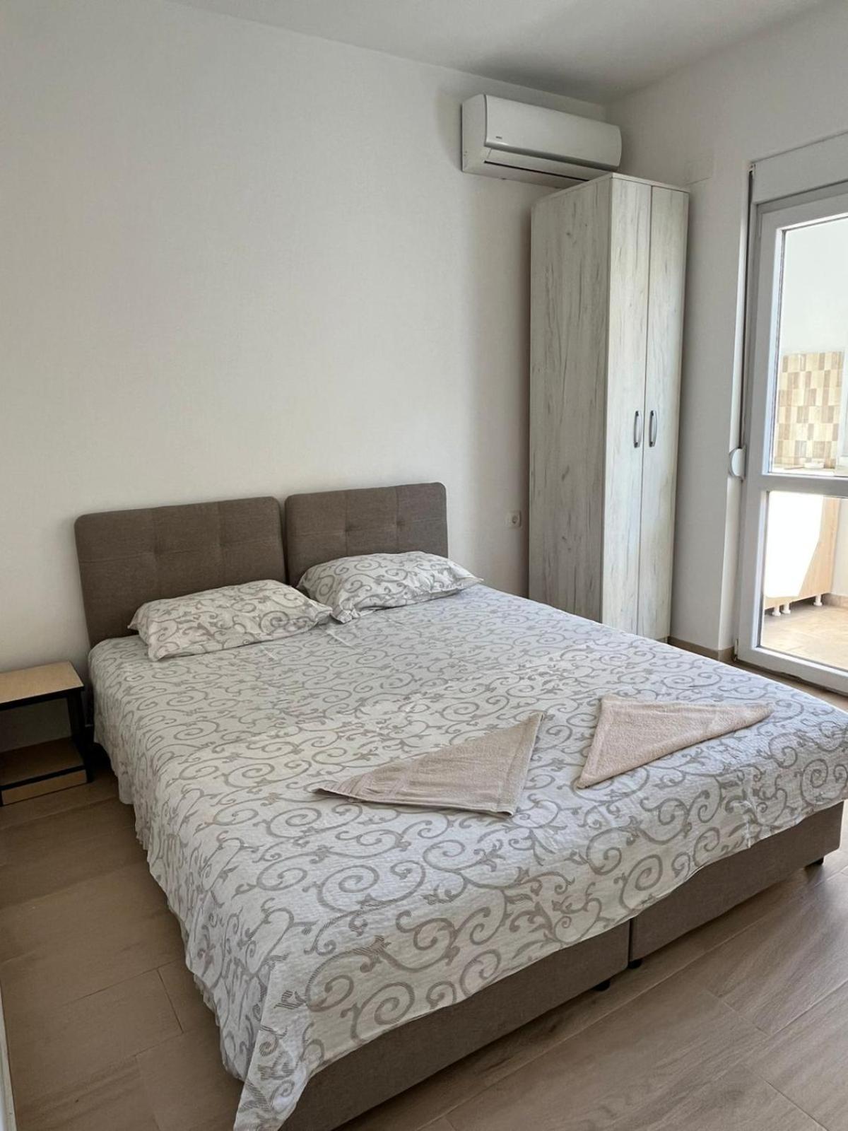 Apartmani Miljevci سوتوموري الغرفة الصورة